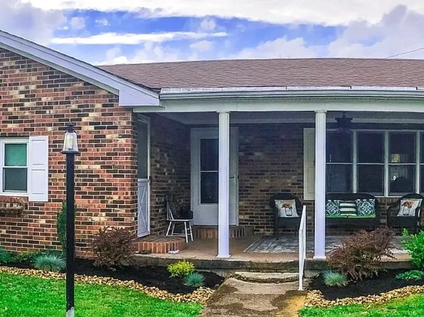 319 E 8th St, Manchester, OH 45144