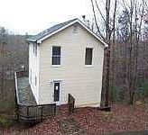 1st image of 527 Gateway Dr