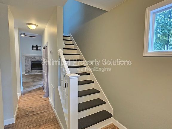 2nd image of 106 Hillsdale Dr