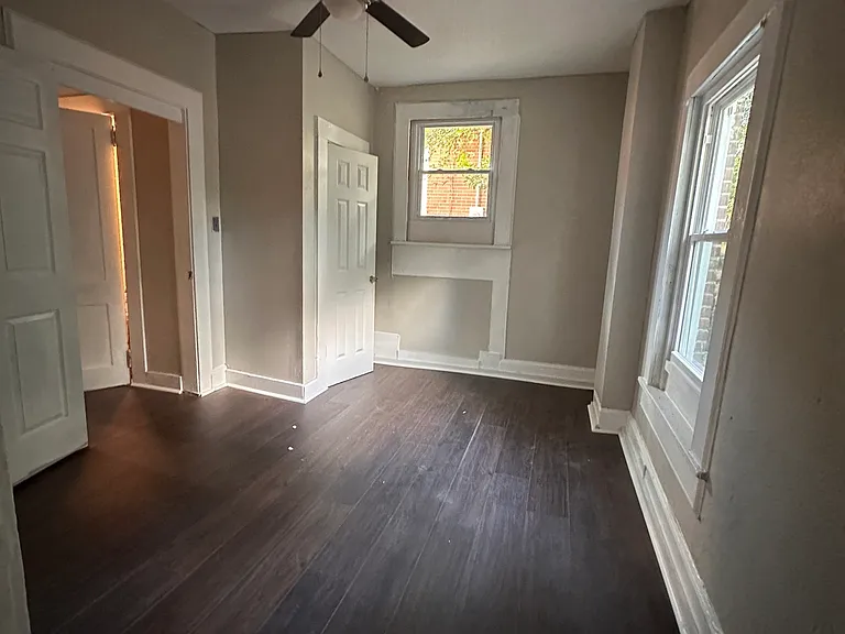 1284 Hillyer Ave — Photo 4