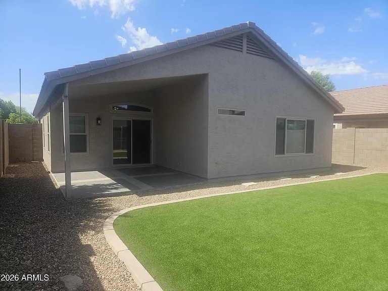 846 W Page Ave — Photo 12
