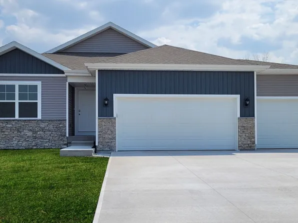 2826 Brook View Dr, Des Moines, IA 50317