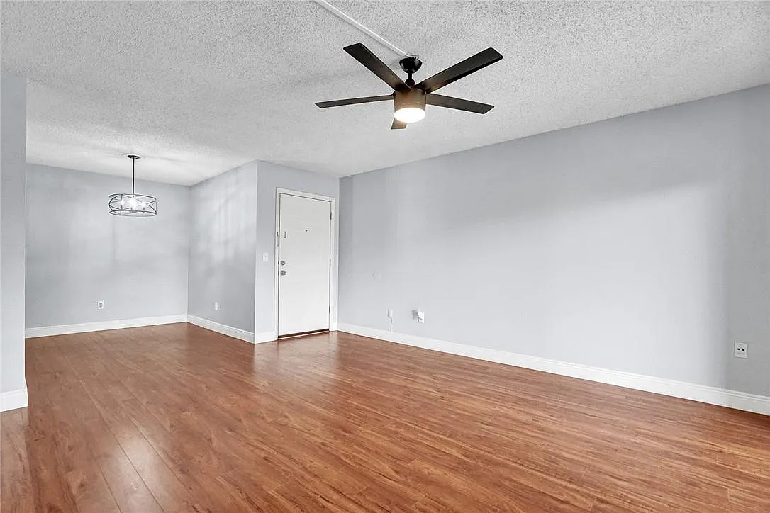 1 bed, 813 sqft, $1,775 — Photo 2