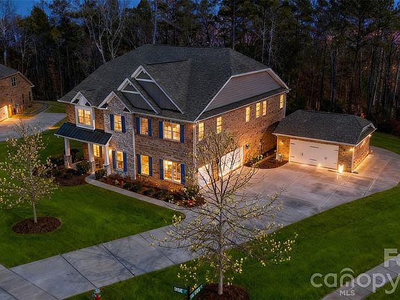2nd image of 4008 Pinot Way