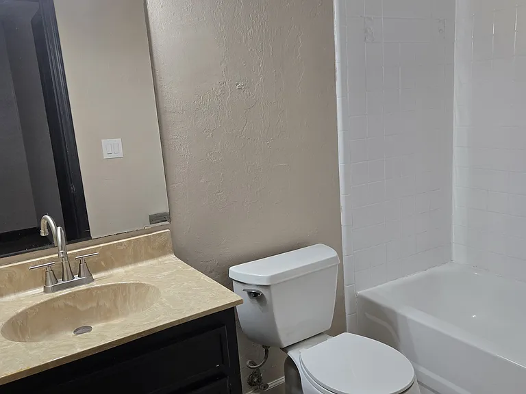 2532 Mar Ct — Photo 11
