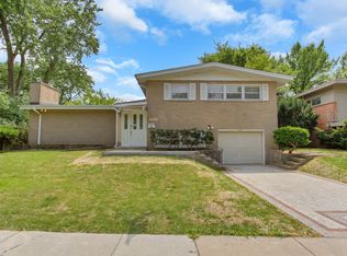 2847 Birchwood Ave, Wilmette, IL 60091