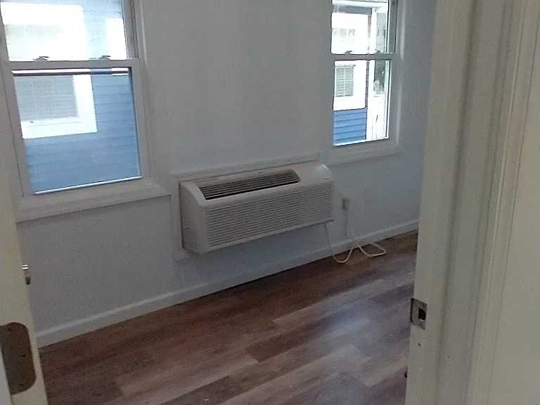 61 Riverside Dr — Photo 3