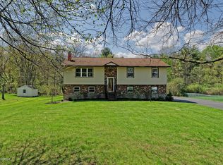 20 Windy Hill Rd, Glens Falls, NY 12801