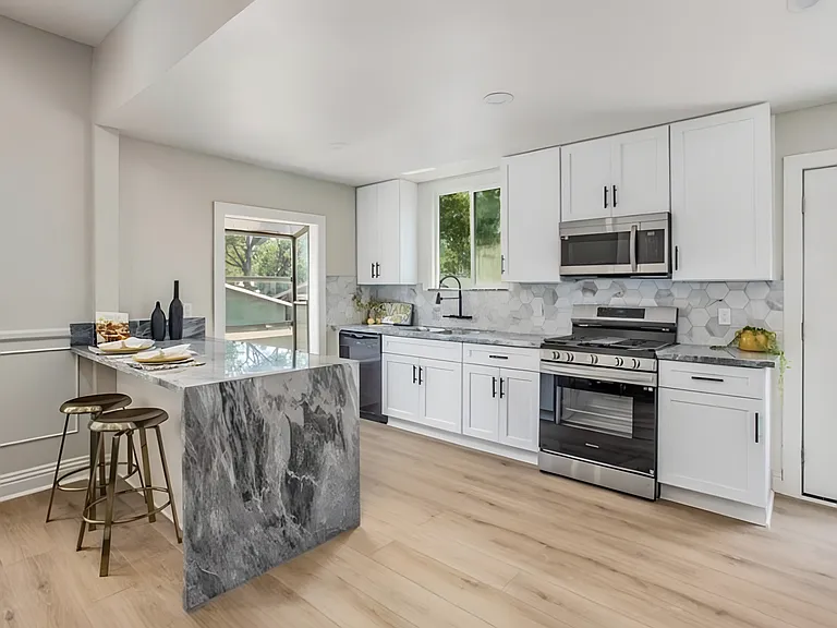 4224 Brockton Ave — Photo 2