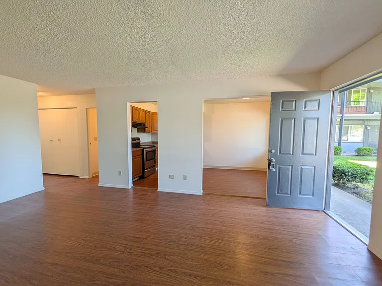 Cully Park Apartments — Photo 27
