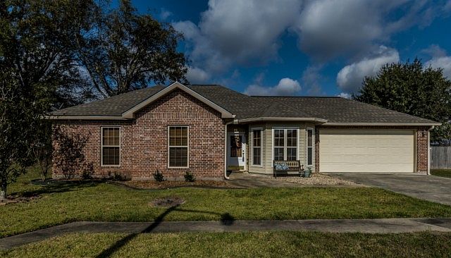 1st image of 709 N Belle Cir