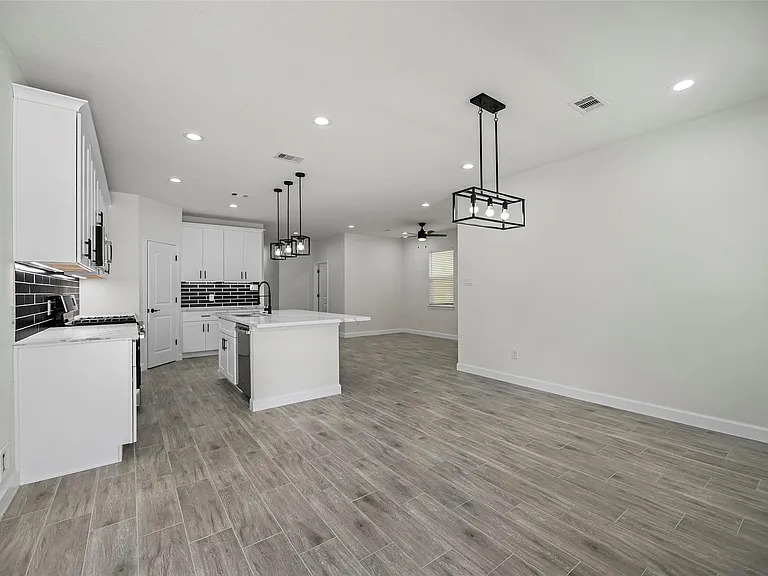 1078 Saint Clair St #A — Photo 7