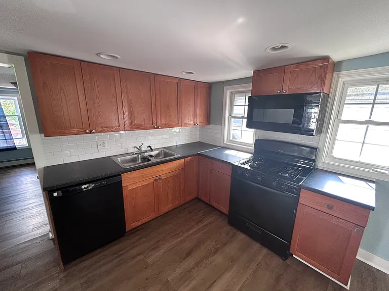 360 Goodrich St #2 — Photo 5