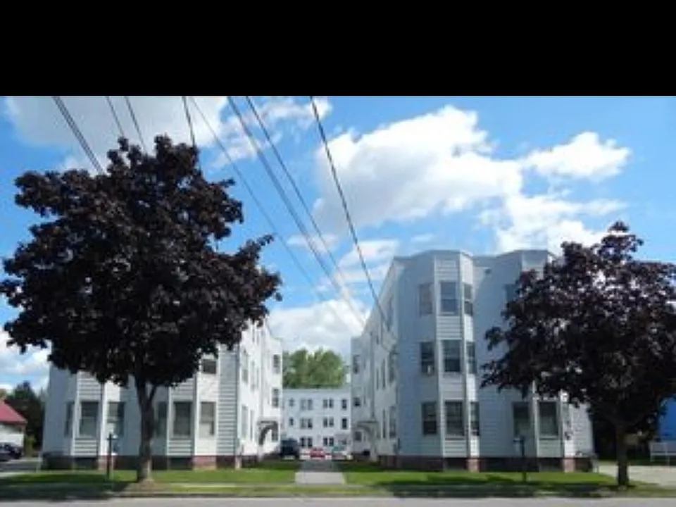 98 Wood St #3