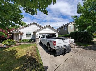 1055 S 11th St, Harrisburg, OR 97446