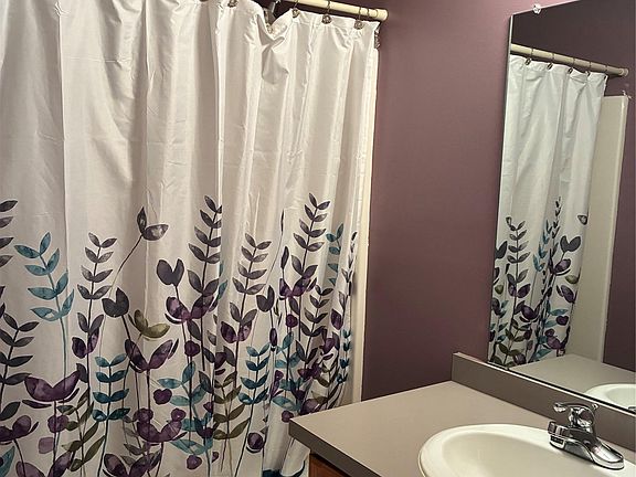 5th image of 1040 Bird Song Ln