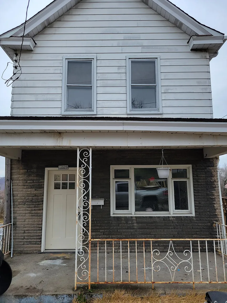 1229 Walnut Ave photo 1