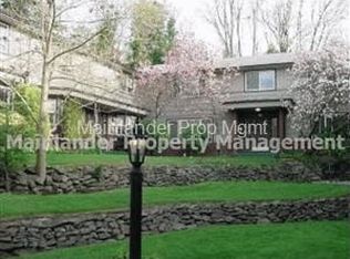6634 E Burnside St APT J, Portland, OR 97215