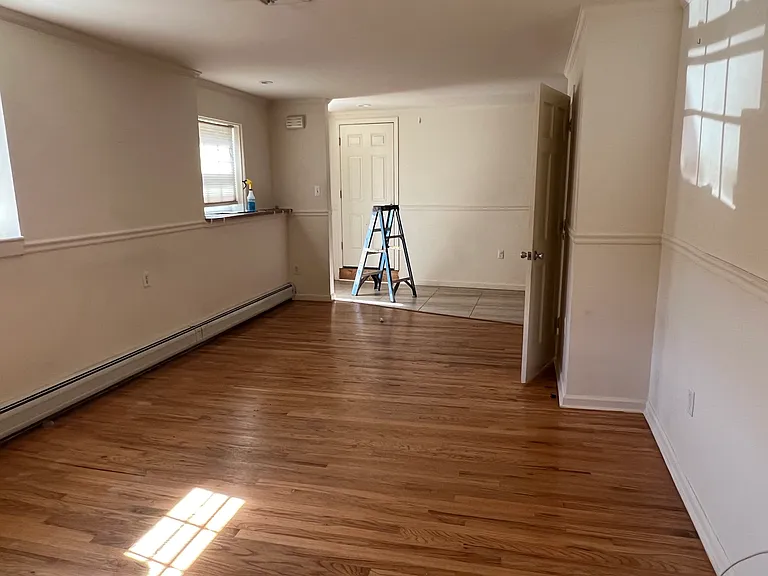 38 Hillsdale Rd — Photo 2