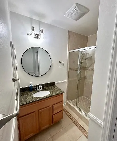 2000 Mathews Ave #5 — Photo 14