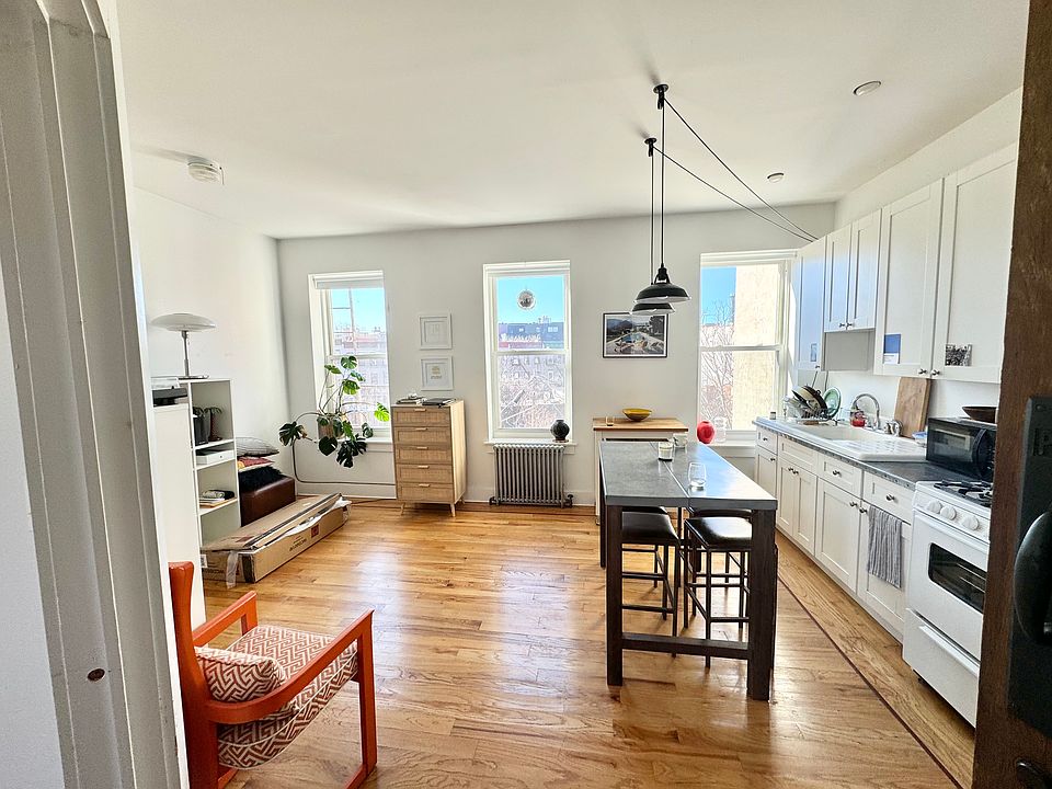 1st image of 628 Grand Ave #3B