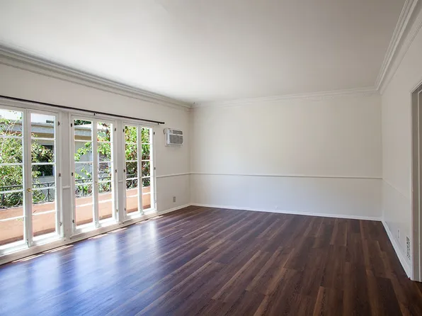 1250 N Flores Ave, West Hollywood, CA 90069