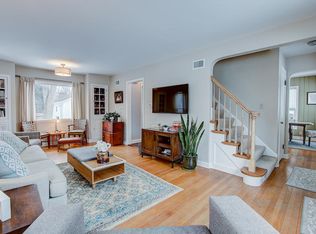 8334 N Whitney Rd, Fox Pt, WI 53217