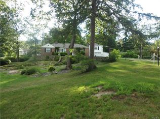 14 Ondaora Pkwy, Highland Falls, NY 10928