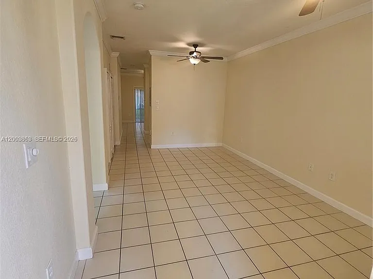 1543 SE 25th St #100 — Photo 3