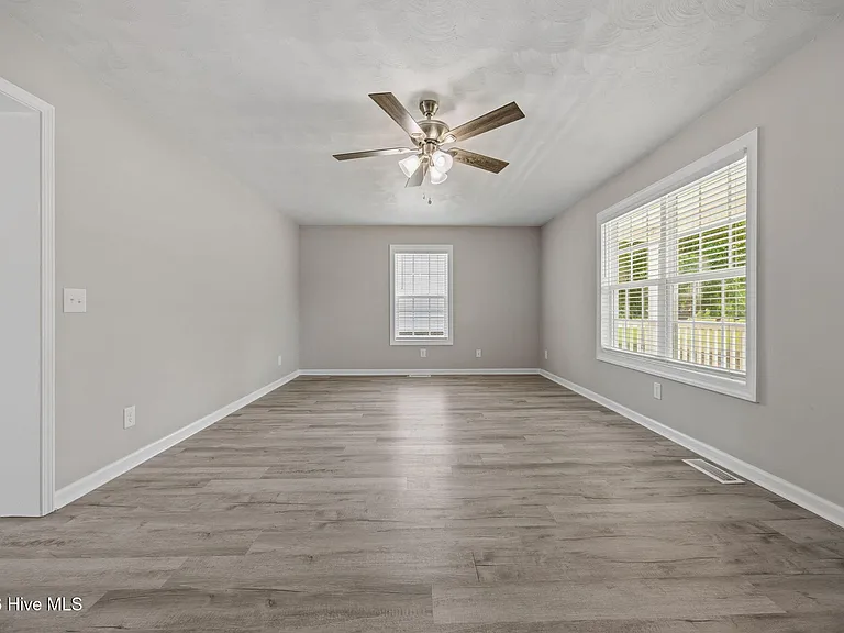 5312 Swanns Station Rd — Photo 12