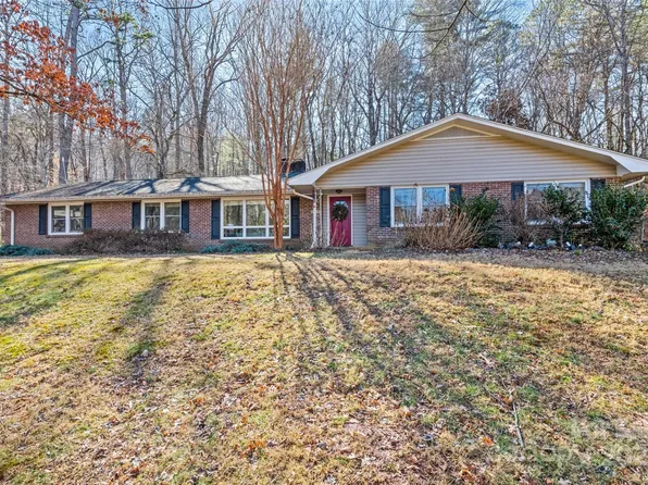 1031 University Heights Rd, Cullowhee, NC 28723