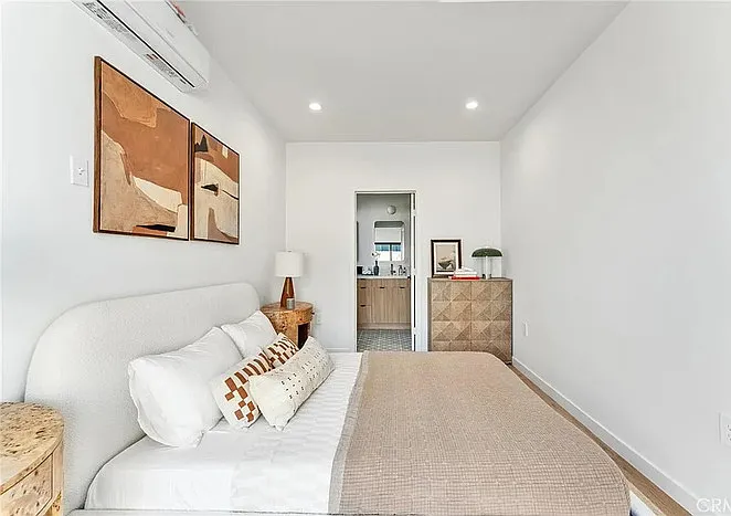 3 bed, 2.0 bath, 760 sqft, $3,600 — Photo 1