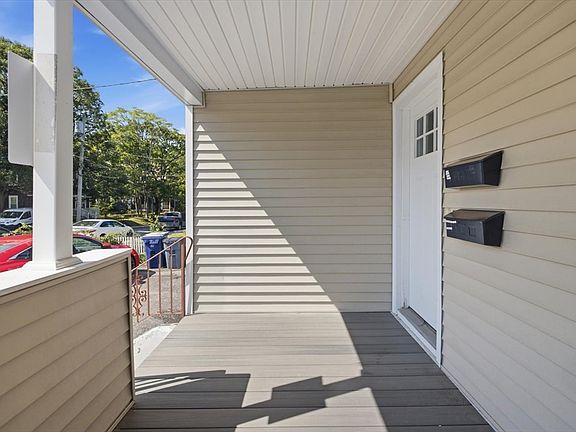 3rd image of 20 Riverside Sq