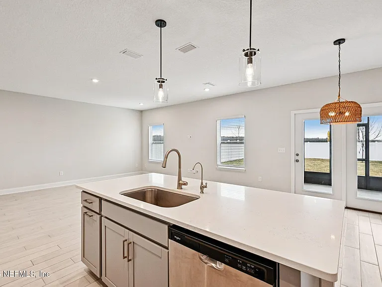 13019 Holsinger Blvd — Photo 10