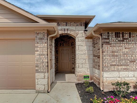 2nd image of 1812 Alamo Heights Ave
