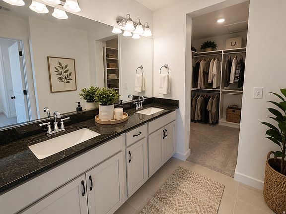 4th image of 2860 S Kinsey Ct #38