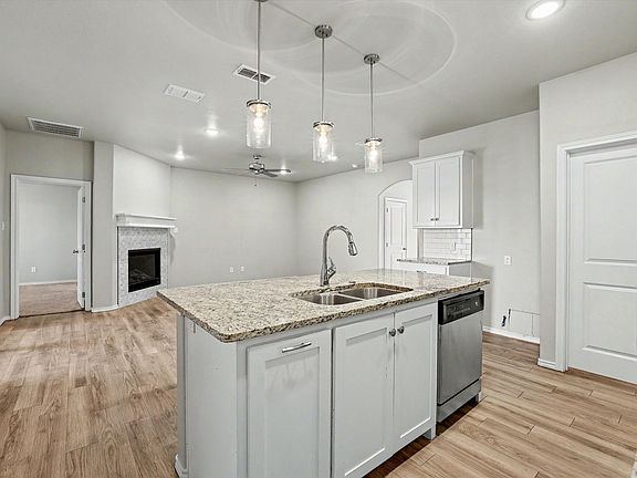 5th image of 6902 67th St