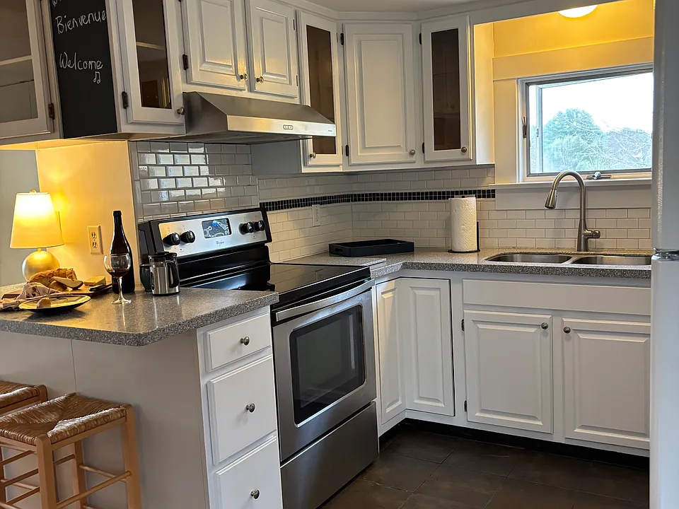 Kitchen/table