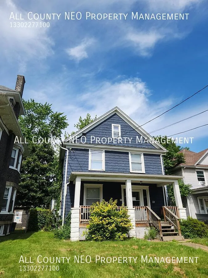 Uniquely laid out 3 bedroom, 1 bathroom home. — Photo 2