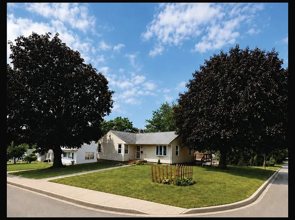 2095 Avalon Rd, Dubuque, IA 52001