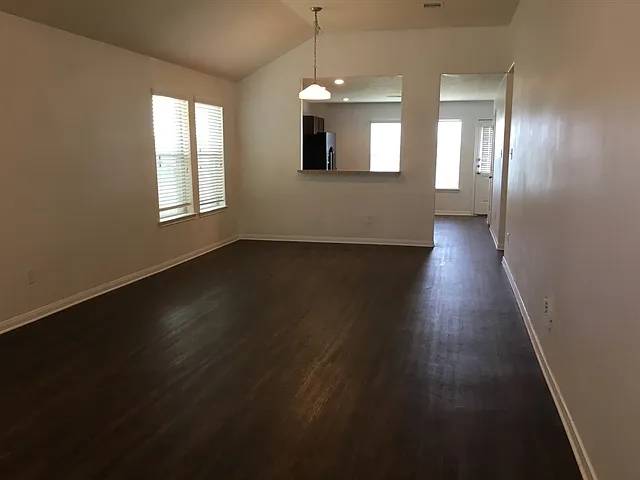 22 Mira Loma Dr — Photo 4