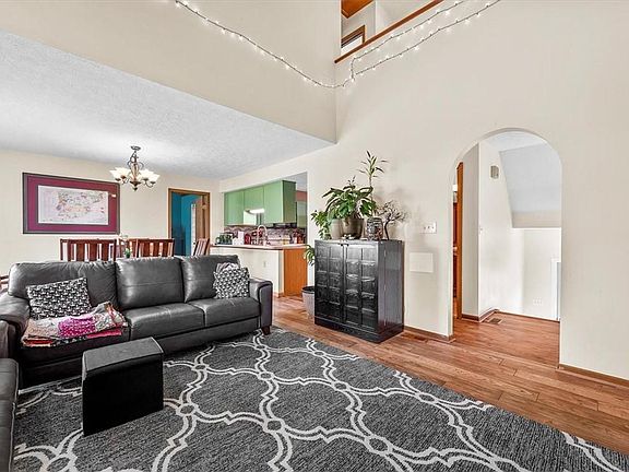 2nd image of 763 Sunset Cir