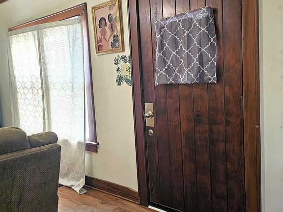 4th image of 415-417 Putnam Ave