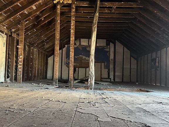 5th image of 240 N Main St