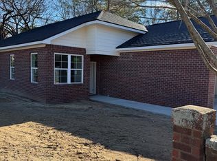 1201 Glastonbury Rd, Sumter, SC 29154