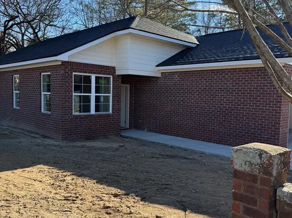 1201 Glastonbury Rd, Sumter, SC 29154