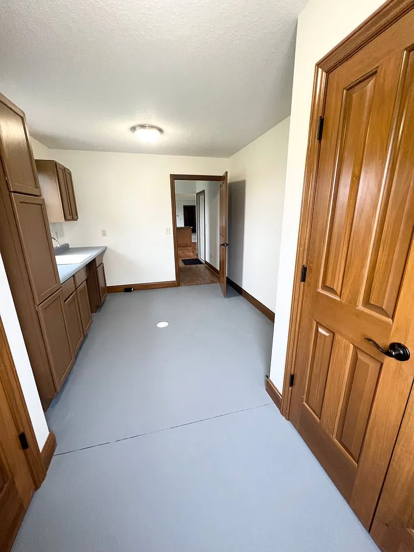 New Listing! 3 Bedroom Home — Photo 4