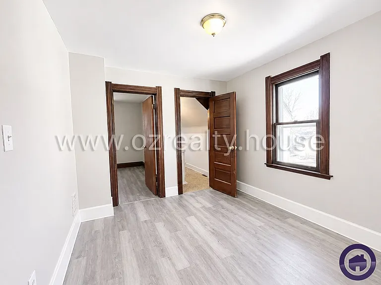 1031 N Michigan St — Photo 9