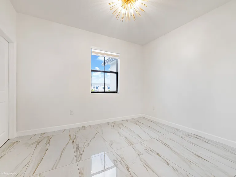 SW 133rd Ct — Photo 9
