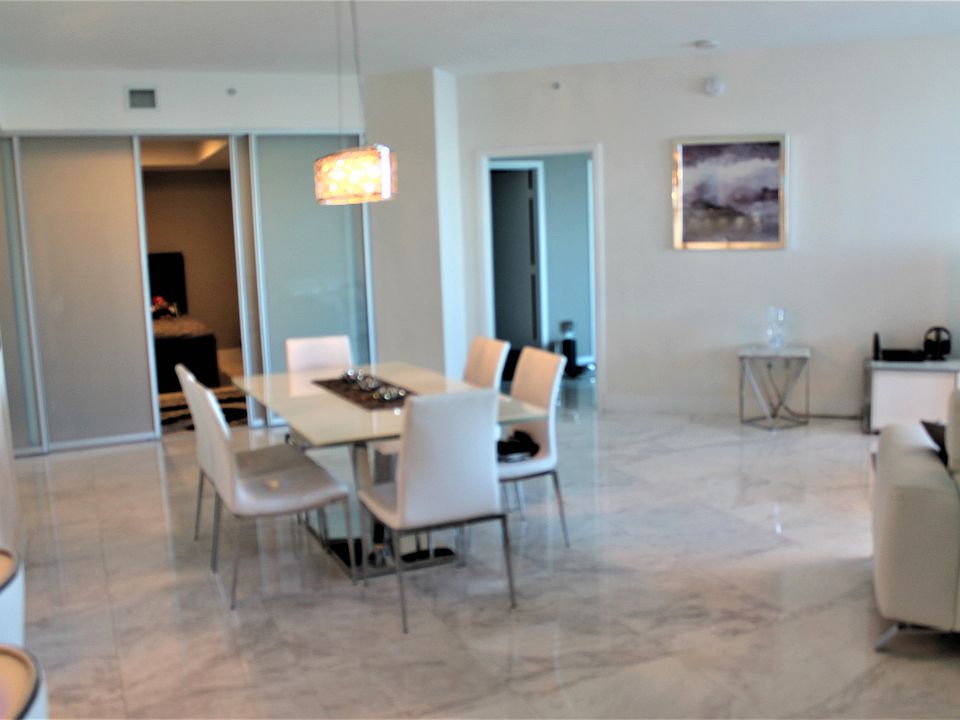 2nd image of 17301 Biscayne Blvd APT 608